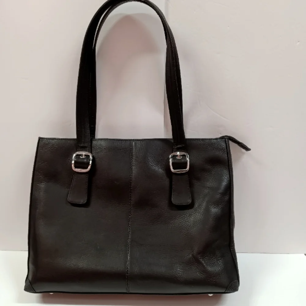GUN TOTE'N MAMA'S Black Cowhide Leather Laptop Portfolio Tote/ Shoulder Bag